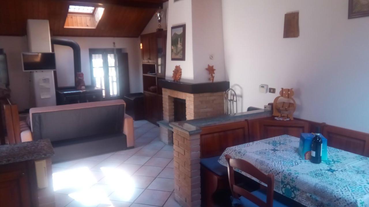 Casa Del Rustico, Indipendente Vista Sacra Con Dipinto Vila Caprie Exterior foto