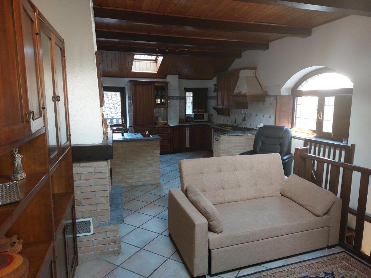 Casa Del Rustico, Indipendente Vista Sacra Con Dipinto Vila Caprie Exterior foto