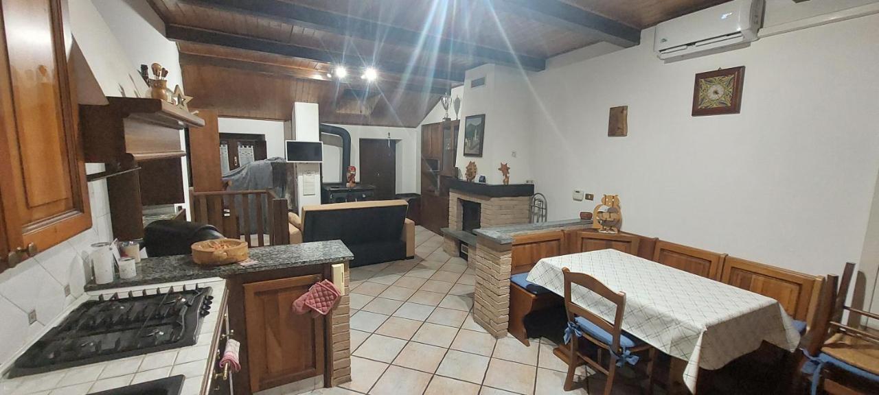 Casa Del Rustico, Indipendente Vista Sacra Con Dipinto Vila Caprie Exterior foto
